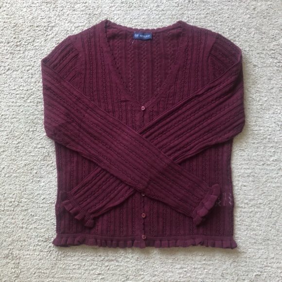 GAP Crocheted V- neck Cardigan Sweater. NWOT. - Picture 1 of 3